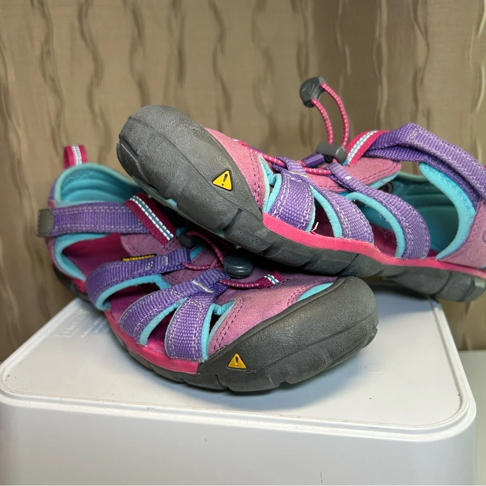 Keen Seacamp II CNX Youth 4 Closed Toe Toggle Lace Purple Pink Teal 1014477